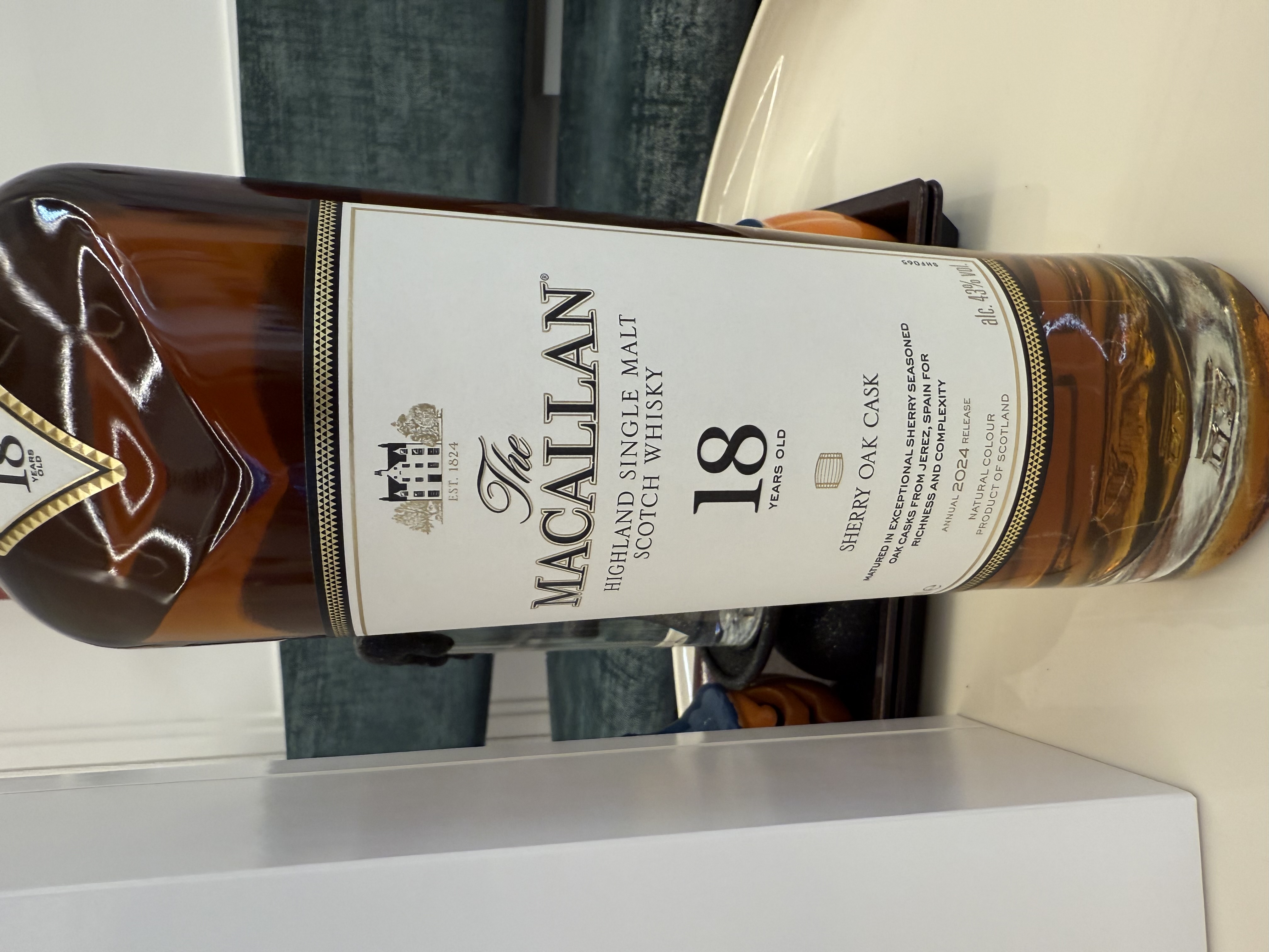 이벤트 보틀 7:) 맥캘란 18년 셰리오크 2024